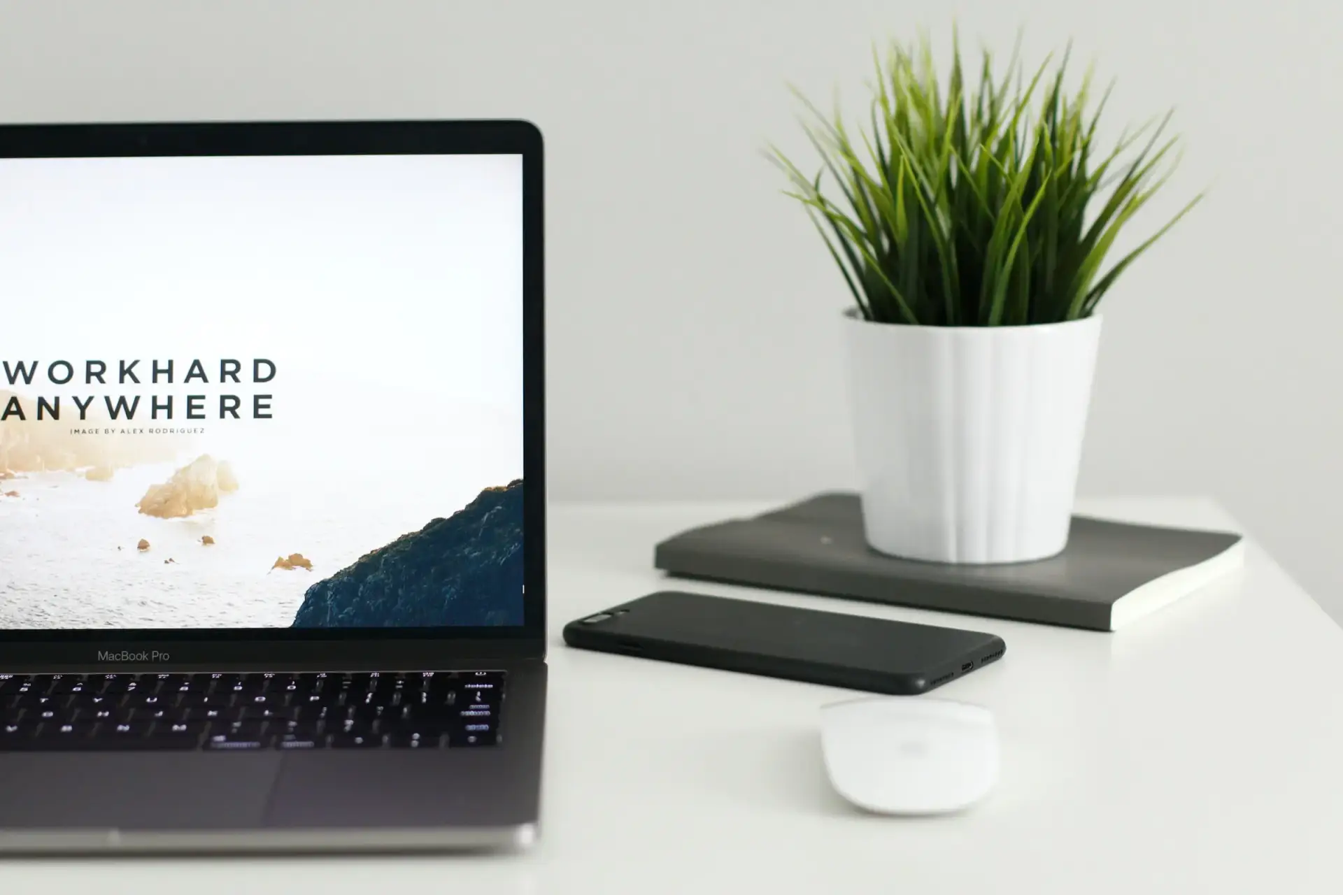 Working Across Time Zones: Pros, Cons, and Best Practices